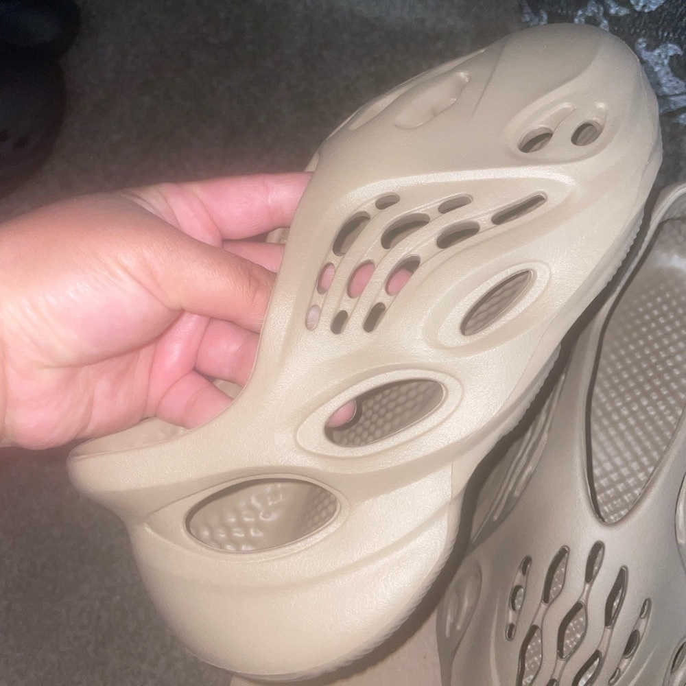 Yeezy Foam Runners “ Mist” women size 7